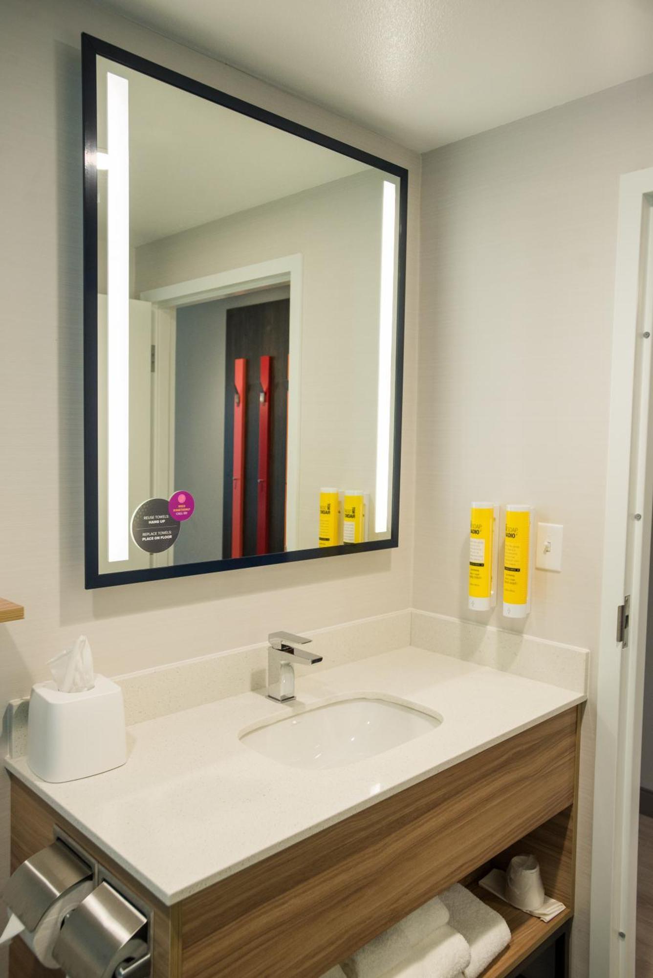 Tru By Hilton Cedar Rapids Westdale Ξενοδοχείο Εξωτερικό φωτογραφία